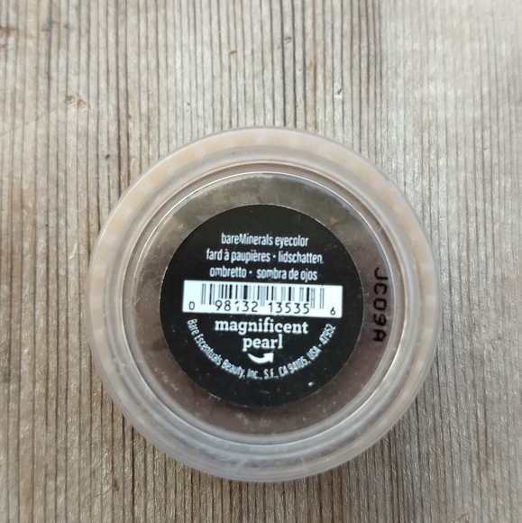 Bare Minerals Eyecolor 'Magnificent Pearl' shadow - Picture 2 of 4